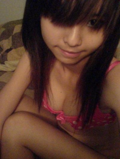 16P Asian teen nymph enjoy showing her sweet and juicy body