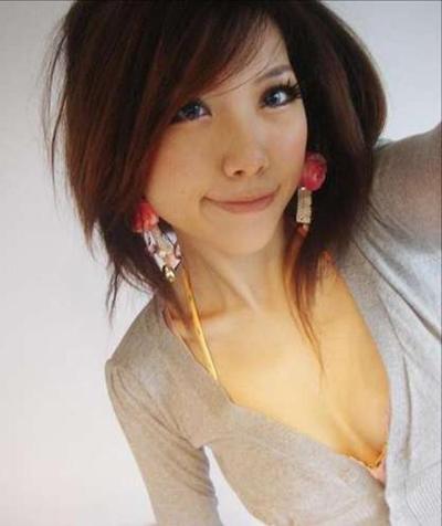 16P Naughty and hot selfpics taken by an amateur Asian chick