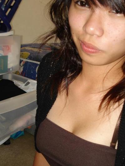 16P Naughty and hot selfpics taken by an amateur Asian chick