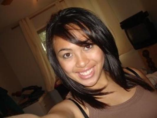 16P Naked sexy amateurs showing off their sweet shaved pussies
