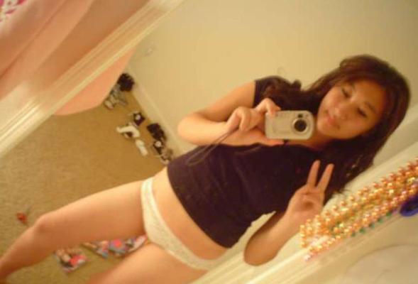 15P Wild and sexy Oriental chicks