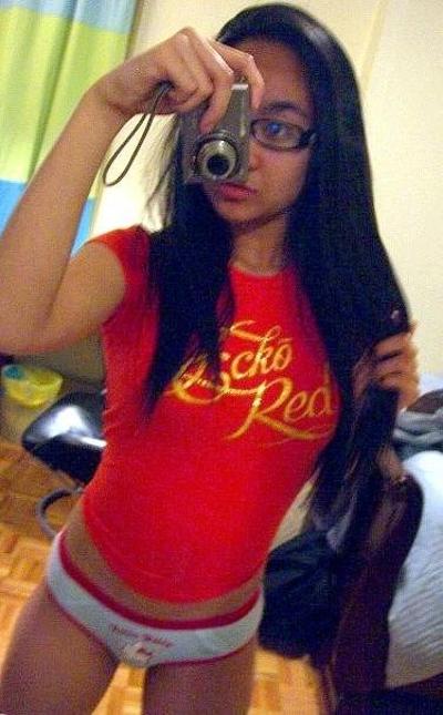 16P Autofotos traviesas y calientes tomadas por una asiática amateur