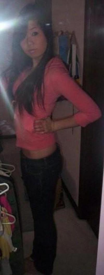 16P Amateur babes showing their smooth cunts only for you