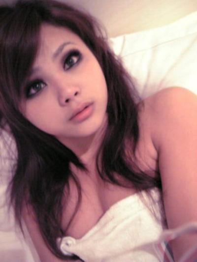 15P Mega oozing hot and delicious Asian girls posing naked