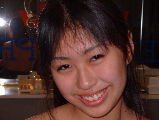 16P Pictures of an Asian chick posing in a motel