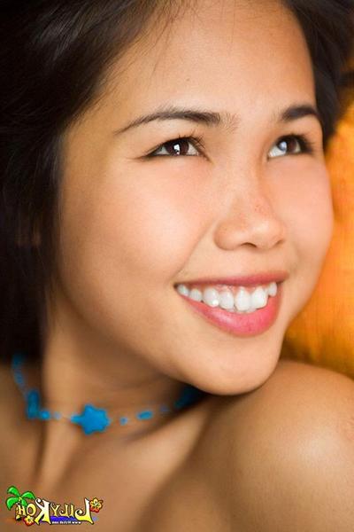 15P Thai Sweet Heart Flashing Her Perky Little Tits