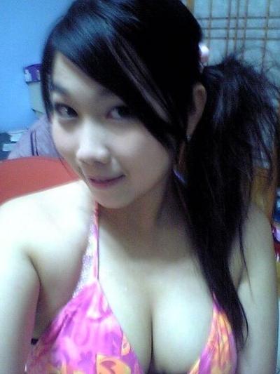 18P Japanese cutie named Toshu takes delicious cleavage selfpics