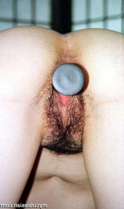 16P Korean amateur spreads her mature hairy pussy