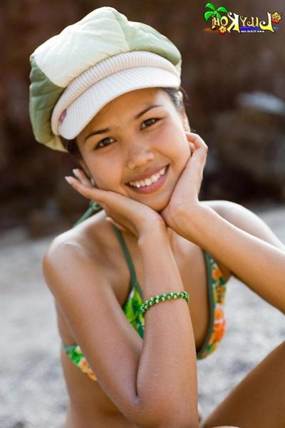 16P Stylish asian in bikini