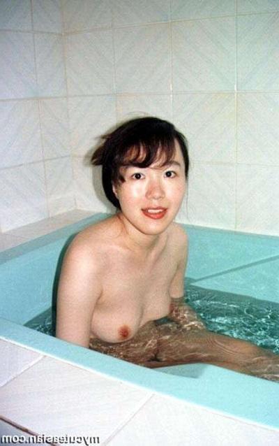 16P Japanese amateur wife gets hairy pussy fucked