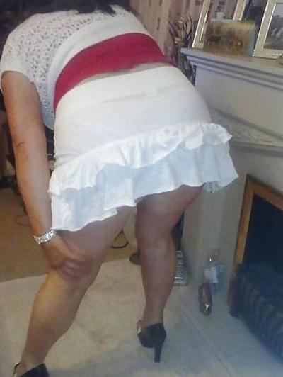 11P UK Amateur  Busty Slut Milf 