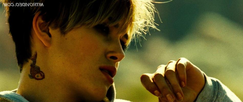 15P Keira Knightley showing her perfect body