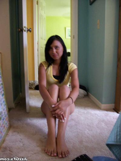 17P Amateur slutty babe sucking a hard small cock and receiving jizz