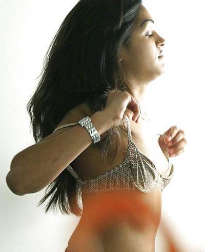 6P Desi fille Gouri petits seins - Coolbudy