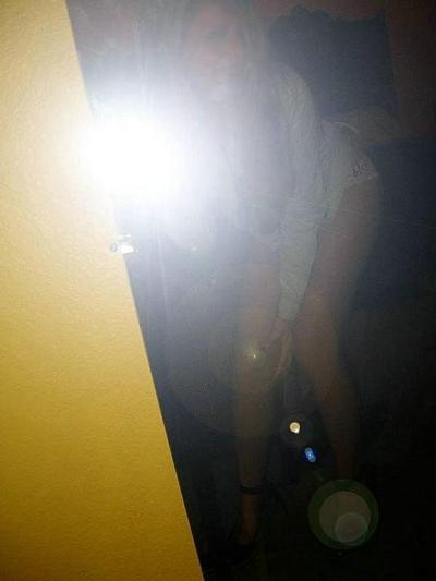 12P girls showing tits and ass