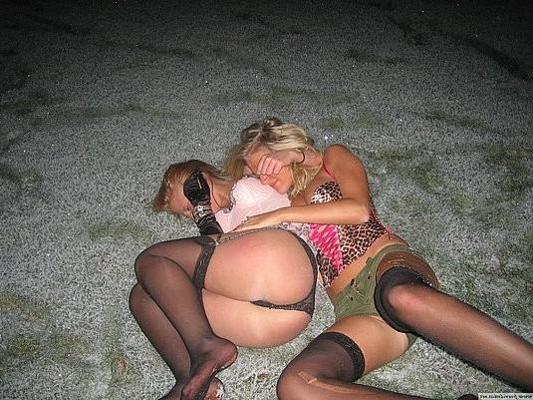 12P hot babes strip bare