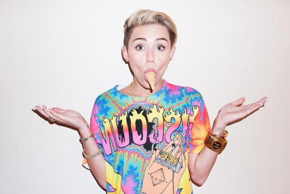 16P Miley Cyrus topless for Terry Richardson 