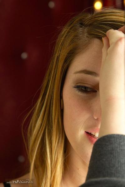 15P Um vislumbre da adolescente sexy Casana Lei nos bastidores