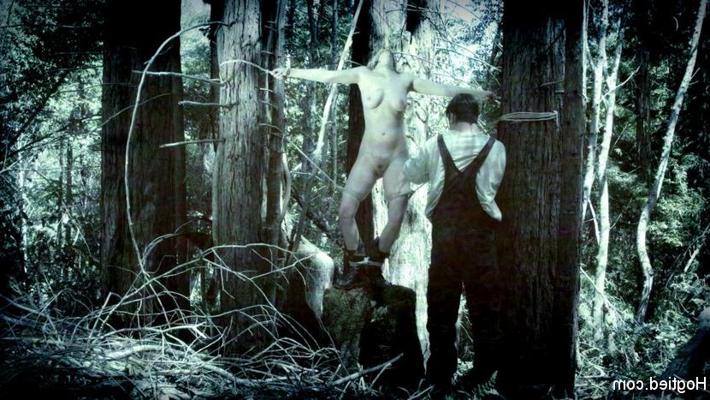 15P Im Wald angekommen stellen die Mädchen fest, dass sie nicht allein sind. Es gibt eine böse Dunkelheit