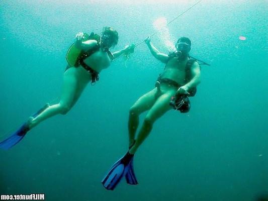 12P Aqua Momma Jessica gets fucked underwater