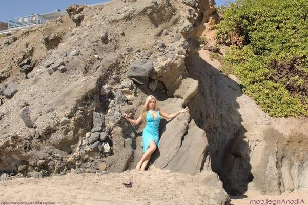 16P Heavenly Gorgeous Blonde Alison Angel Naked