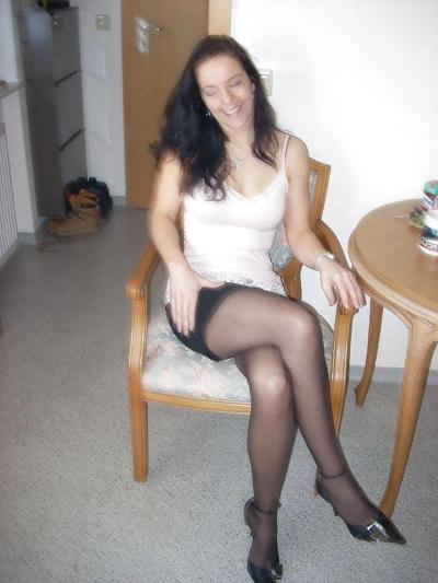 25P MILF JACKIE FROM UK I