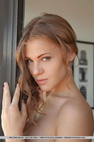 18P Viola Bailey shows big tits