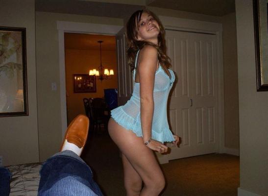 15P Gorgeous Sasha teen stripping in front of the camera