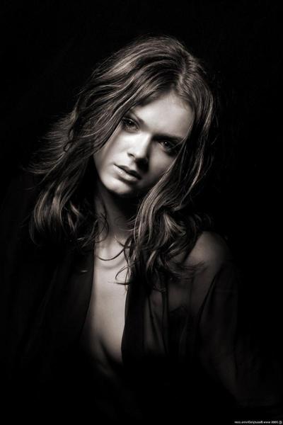 16P Skinny erotic teen vixen posing in nude art