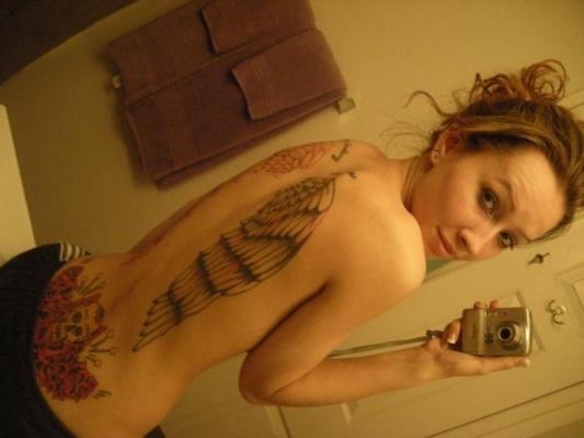 15P Gorgeous horny sweet amateur girls posing on camera naked