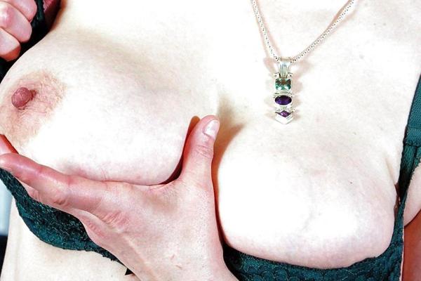 25P Gros seins énorme cul mamie 4 !!