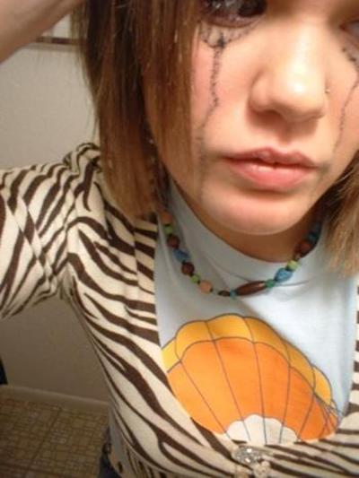 15P Fresh sexy amateur teenie posing and showing herself