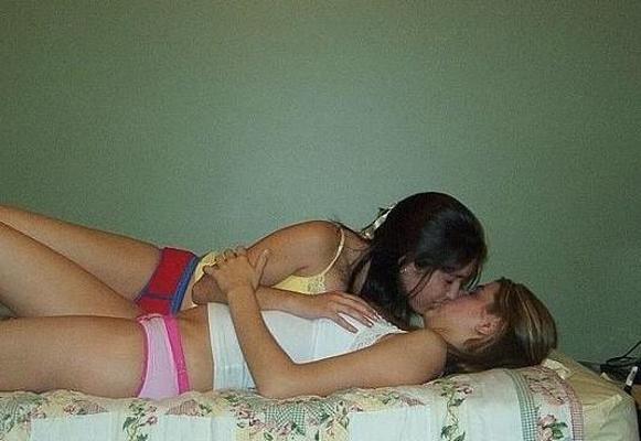 15P Gorgeous beautiful cutie teen posing on camera naked