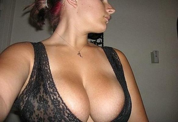 15P Gorgeous beautiful cutie teen posing on camera naked