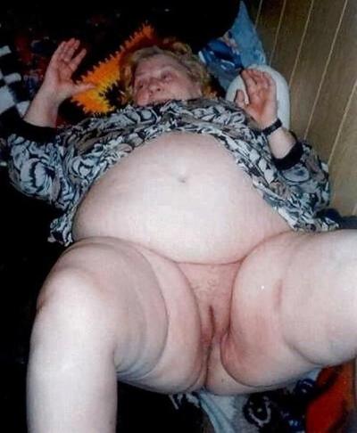25P Les salopes ouvrent les cuisses 2