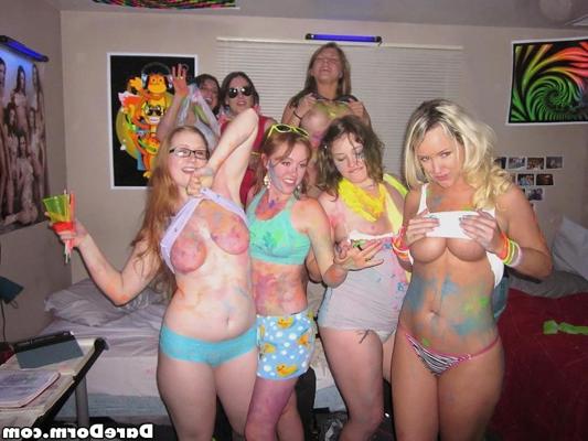 10P College girl in hardcore party