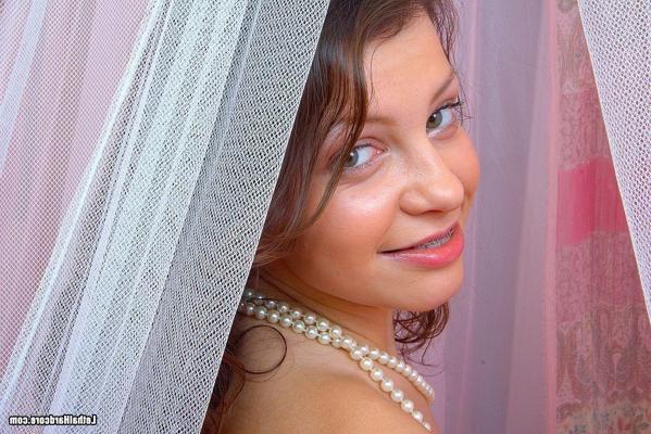 15P Sexy amateur teen posing