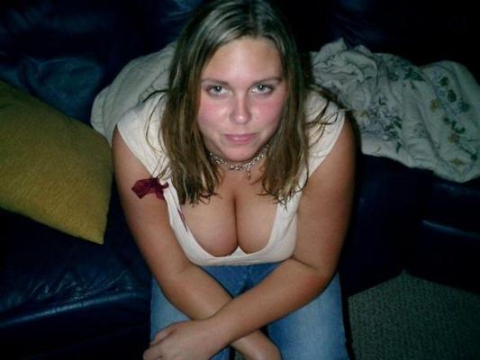 18P Bbw gfs posando para fotos y follando 8