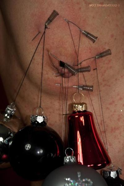 20P Kinky Queensnake extreme self torturing