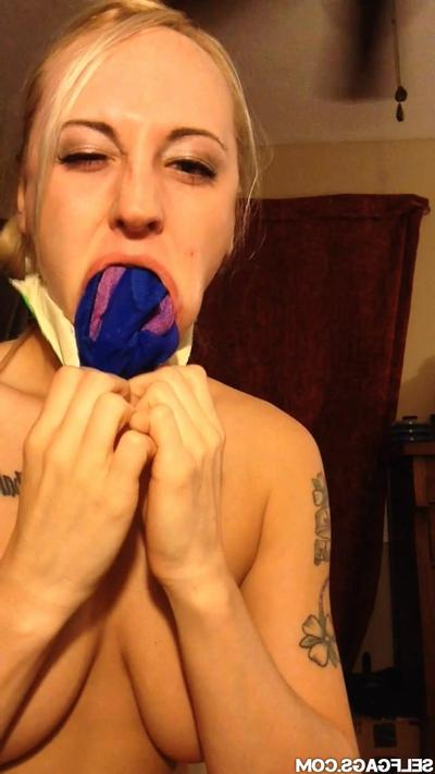 19P Blonde SelfGagged Amateur