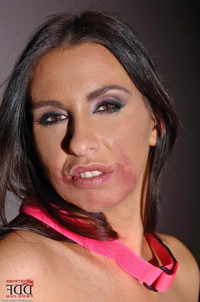 16P Lisa Sparkle big tits nude brunette is bound and exposed