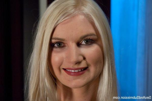 12P Natasha Lynn is scheming to marry Big John for his money!