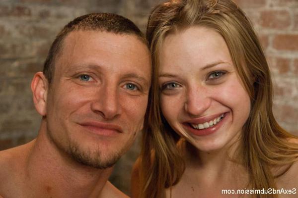 15P Alyssa Branch, Blondine, gefesselt und von Dominante gefickt