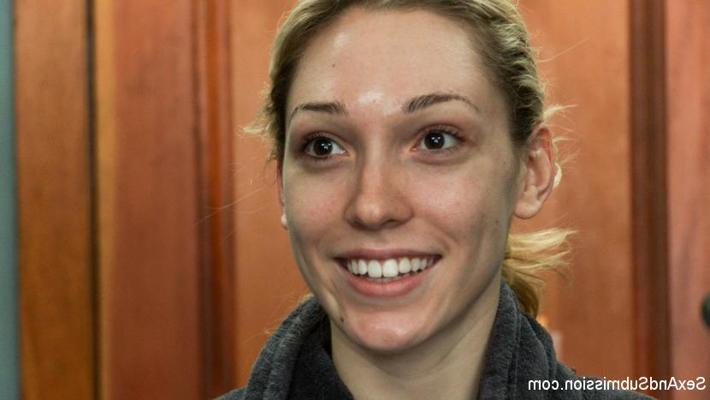 15P Lily Labeau, sua supermulher favorita, derrotada amarrada e fodida
