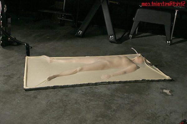 15P Fresh Michelle Brown dong shoved in cunt getting pussy to drip