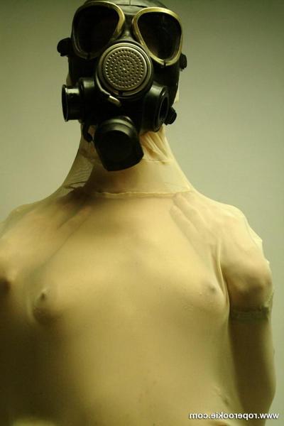 15P Full pantyhose suit and gaz mask bondage
