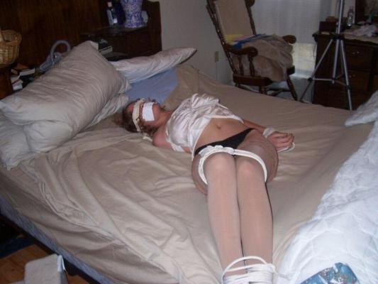 18P Kinky girlfriends get tied up and fucked gallery 18