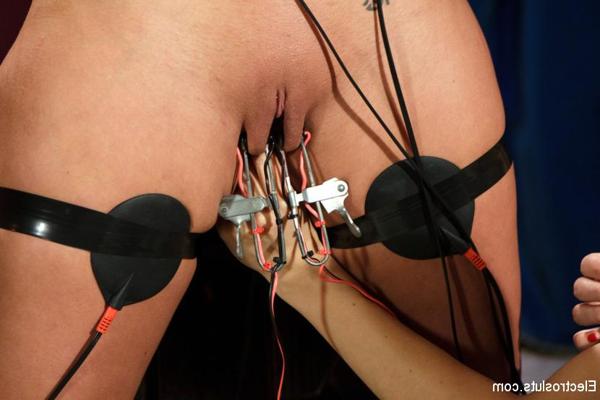 15P Phoenix Marie's cheating boyfriend sparks her curiosity in BDSM, but she gets in