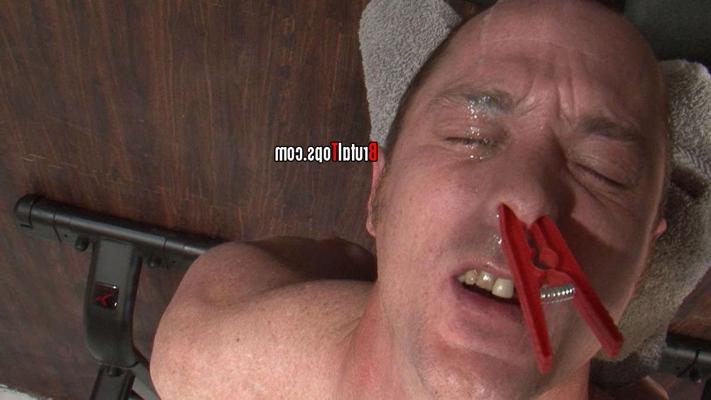 18P unerbittlicher Hardcore-Gay-BDSM, bei dem Hintern von erfinderischen Betrügern sexuell missbraucht werden