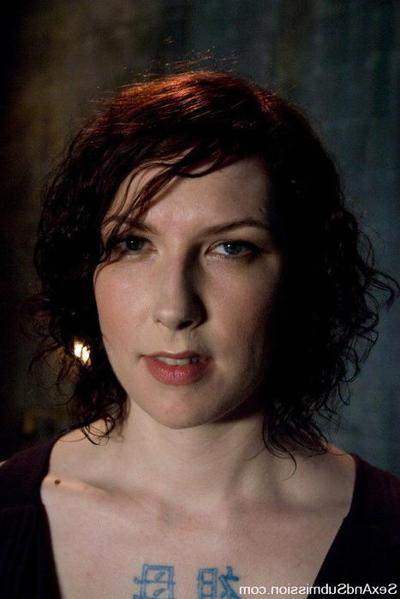 15P Carmen Stark wird gefesselt und gefickt